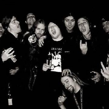 С музыкантами Katatonia и алкогольным опьянением, 2002.